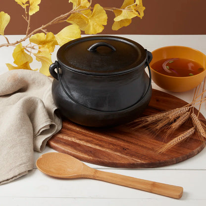 Cast Iron Covered Cauldron